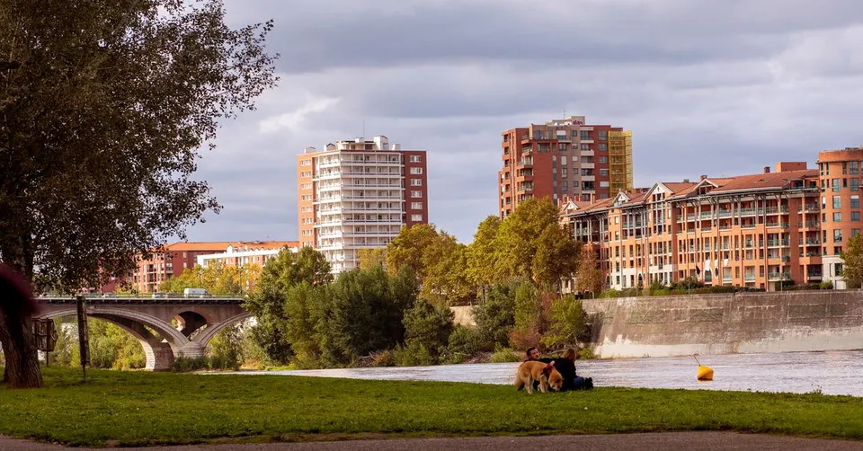 Affiche de la sortie : Brunch convivial à Trois Sœurs les Quais, Toulouse
